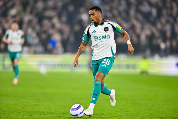 邮报：费迪南德长子与布莱顿签署首份职业合同，场上司职门将.